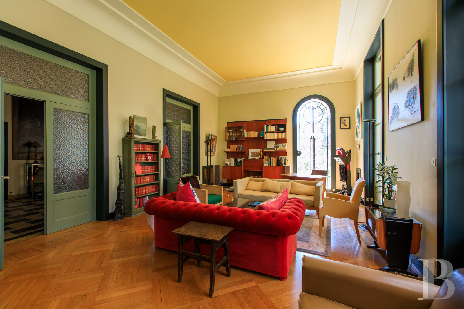 En Saône-et-Loire, à Mâcon, une villa et son jardin entièrement de style Art déco - photo  n°18